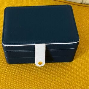 TRAVEL JEWELRY BOX